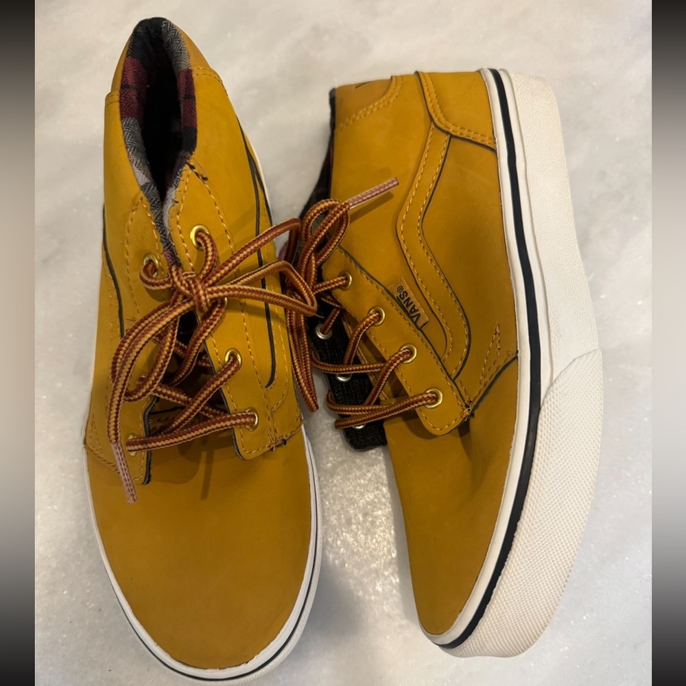 Vans Off The Wall Youth US Size 2.5 Light Brown Leather Flannel Lined Shoes